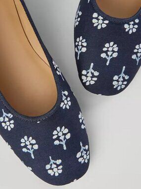 Ann Taylor Floral Ballet Flat New in Box Size 7.5  Color Night Sky